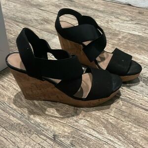 American Eagle black wedge